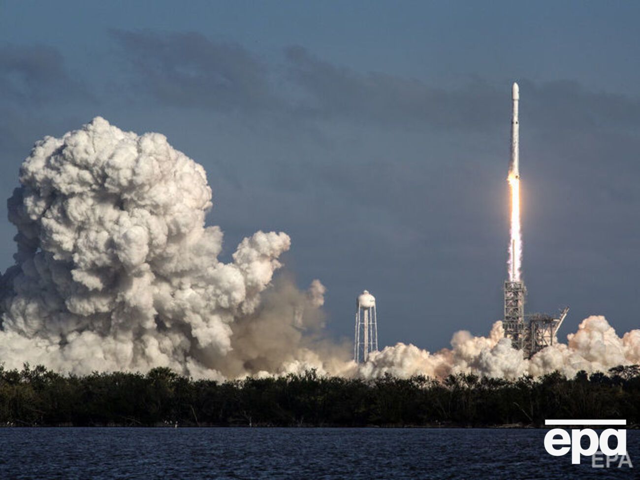 Falcon 9 вивела на орбіту супутник вагою сім тонн