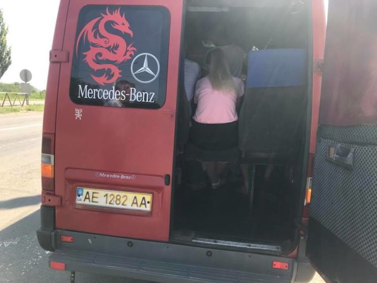 Правоохоронці штрафували водіїв за заблоковані аварійні виходи та перевезення пасажирів, які стоять