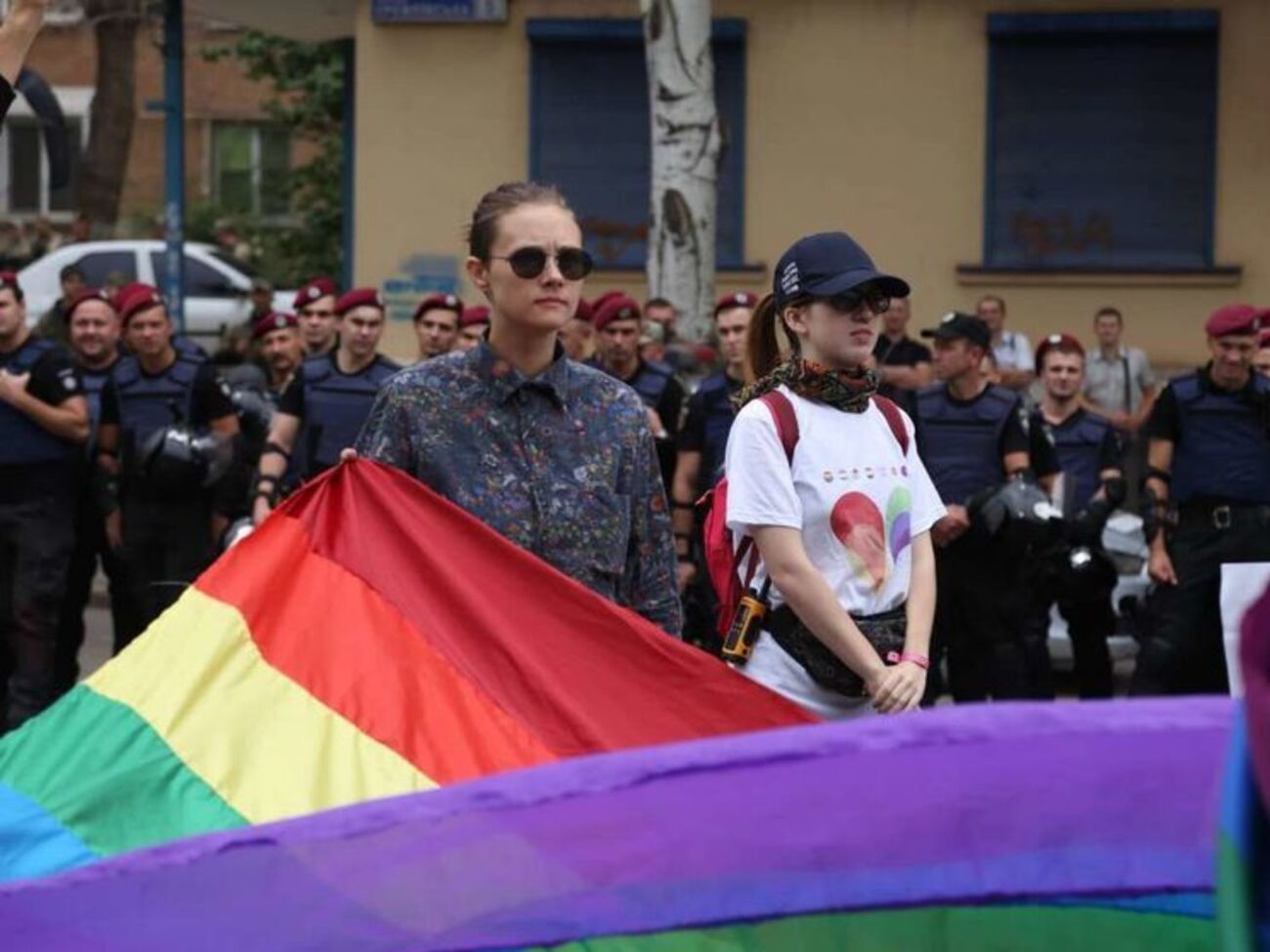 "Кривбасс Прайд" в Кривом Роге собрал не более 40 участников, их охраняло около 1000 правоохранителей. Фоторепортаж