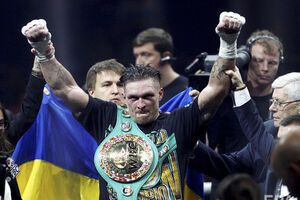 Усик став володарем усіх чотирьох поясів чемпіона світу в першій важкій вазі