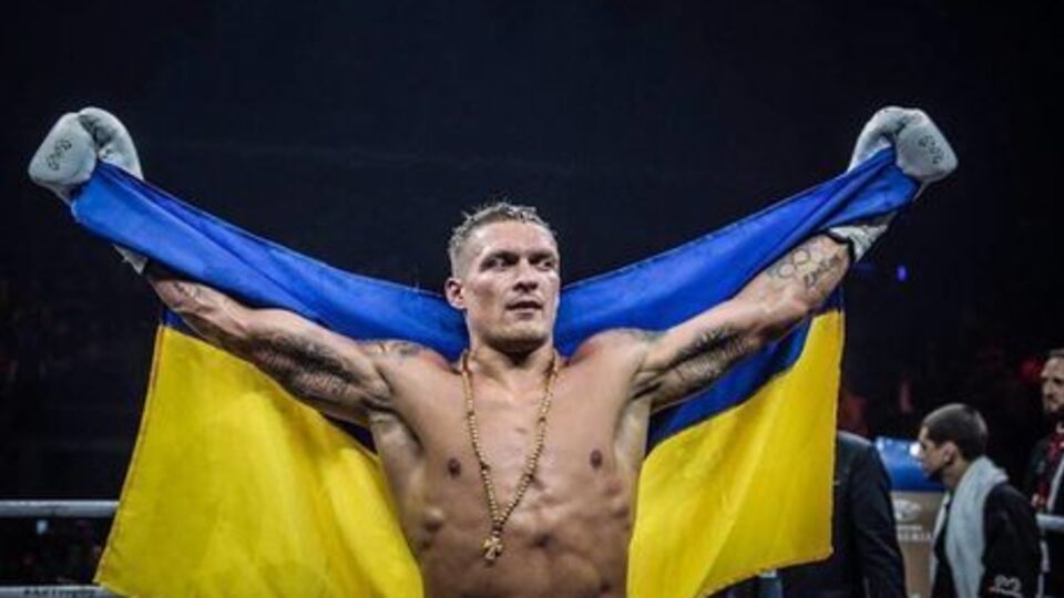 Усик стал обладателем всех четырех поясов чемпиона мира в первом тяжелом весе