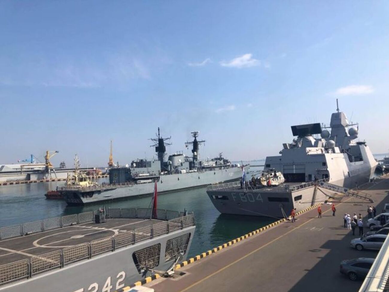 Кораблі НАТО зайшли в порт Одеси. Фоторепортаж