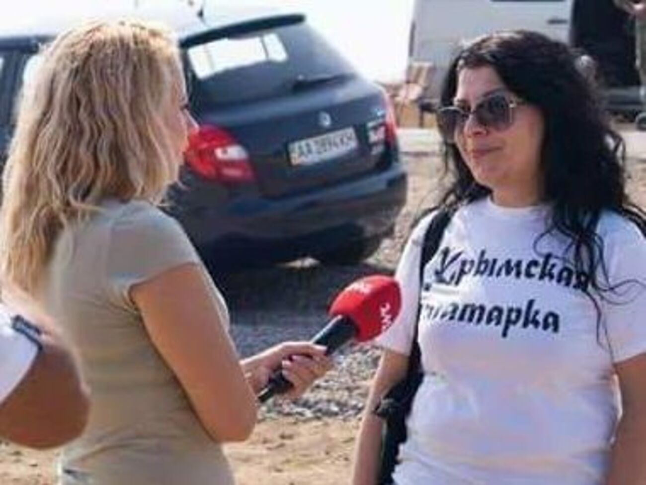 Спасибі Усику за гімн України в Москві. Ти – великий чоловік! А собаки хай гавкають. Наш український караван іде!