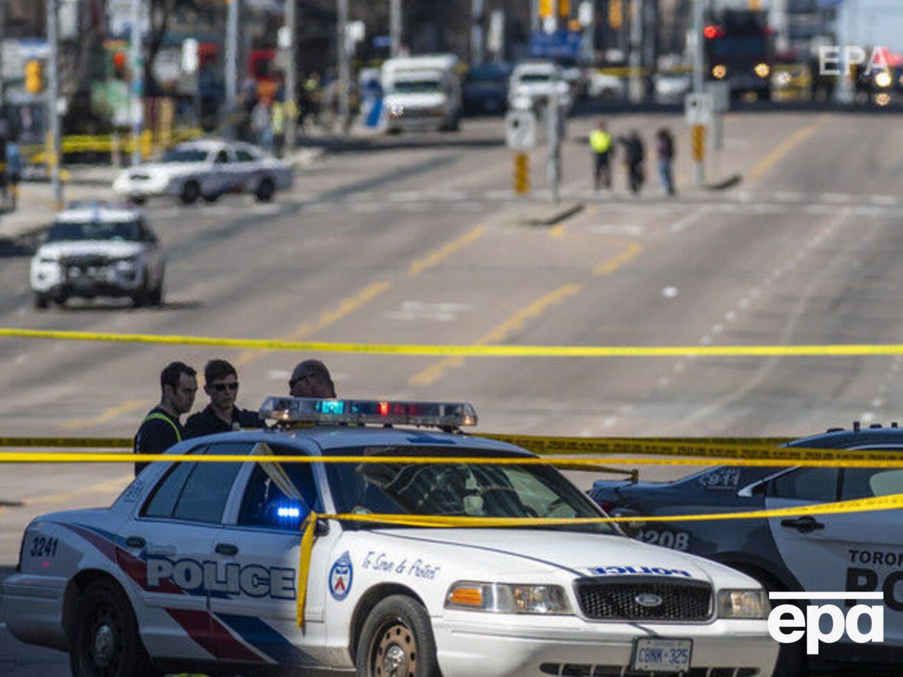 У поліції Торонто не уточнили, було злочинця застрелено чи він учинив самогубтво
