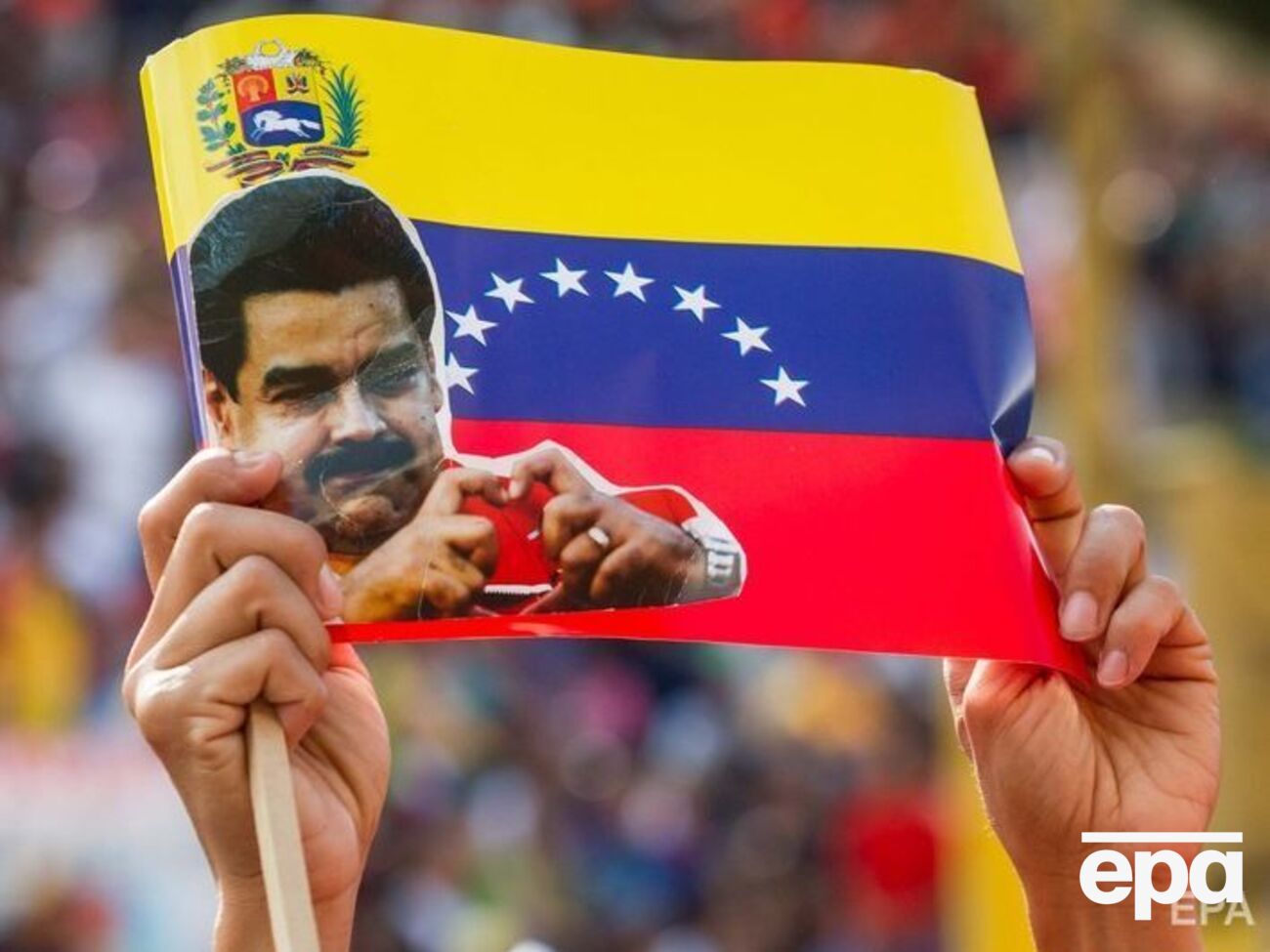 Президент Венесуэлы Николас Мадуро объясняет кризис "экономической войной", которую ведут с его страной "внешние и внутренние враги"