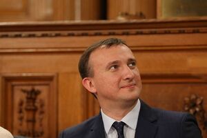 По словам Карплюка, в отставку он уходит 2 августа этого года