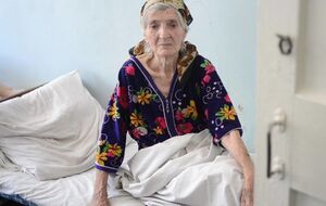 Военные доставили женщину в больницу Волновахи