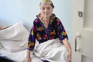 Военные доставили женщину в больницу Волновахи