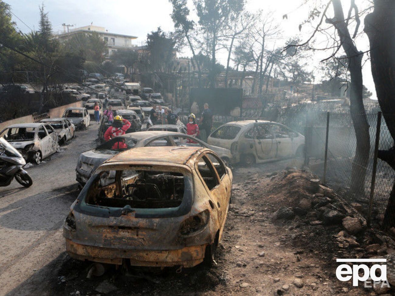 Власти Греции ввели режим чрезвычайного положения в районе Афин