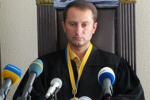 Судья Антонов ушел в совещательную комнату для вынесения приговора по делу Кернеса