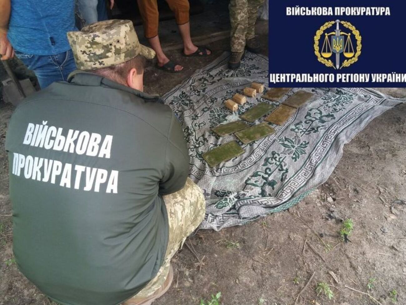 Реализованные военным боеприпасы изъяли