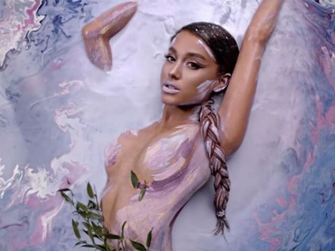 Гранде: Бог – це жінка