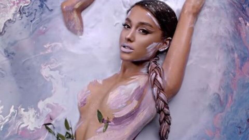 Гранде: Бог – это женщина