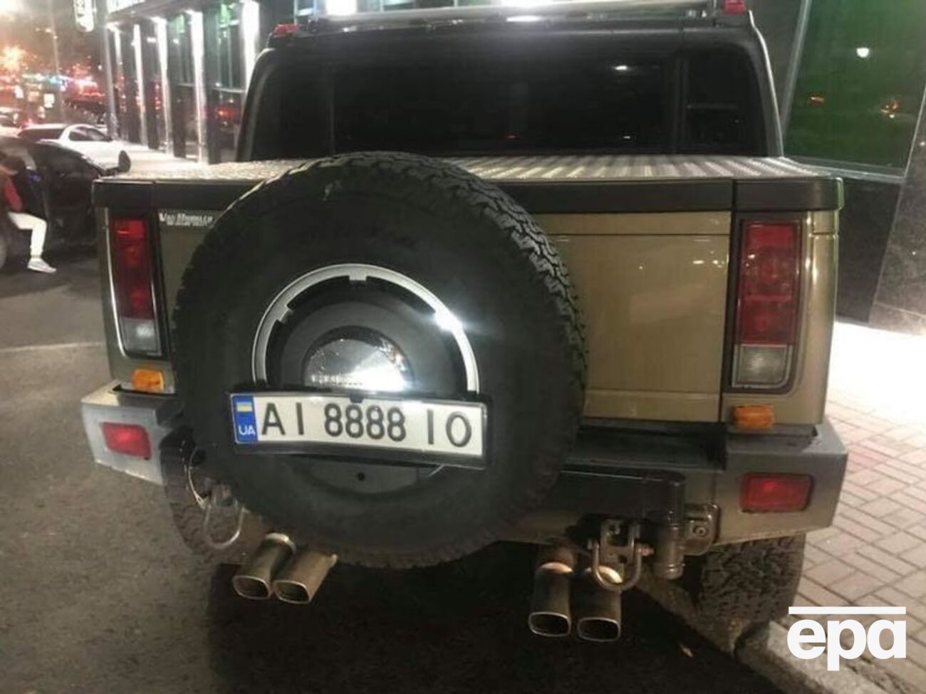 Водителя автомобиля Hummer задержали после того, как он пытался скрыться