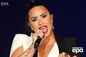 Ловато госпіталізували