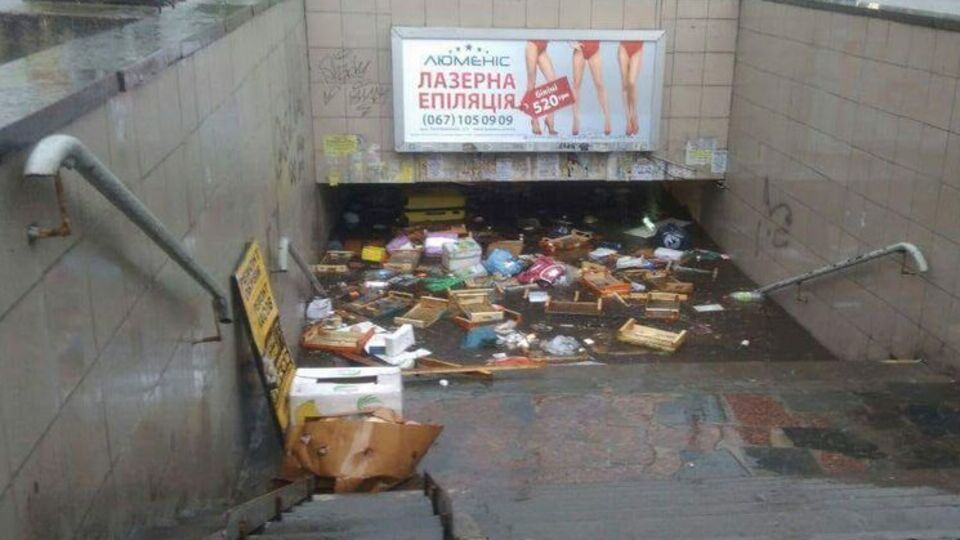 Подземный переход полностью залило водой