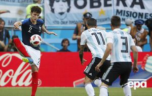 Павар (ліворуч) забив аргентинцям