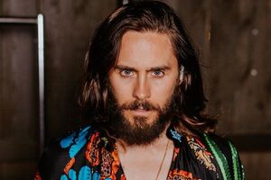 Лето снял видео на кухне