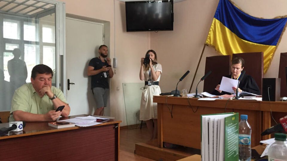Отвод Леонтюк рассматривала судья Дарницкого суда Ольга Просалова (справа)