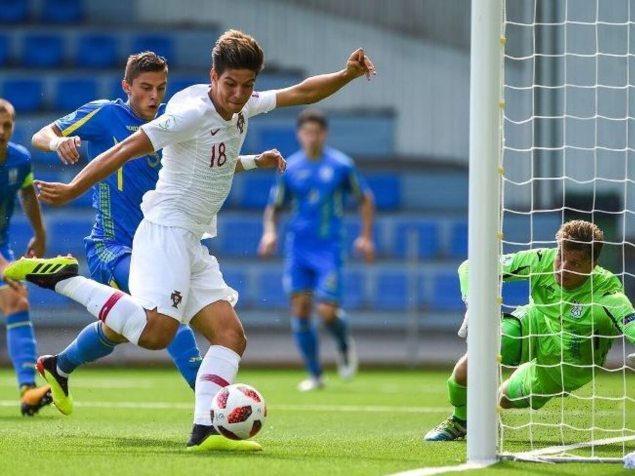 Португальцы в первом тайме забили пять безответных мячей в ворота сборной Украины