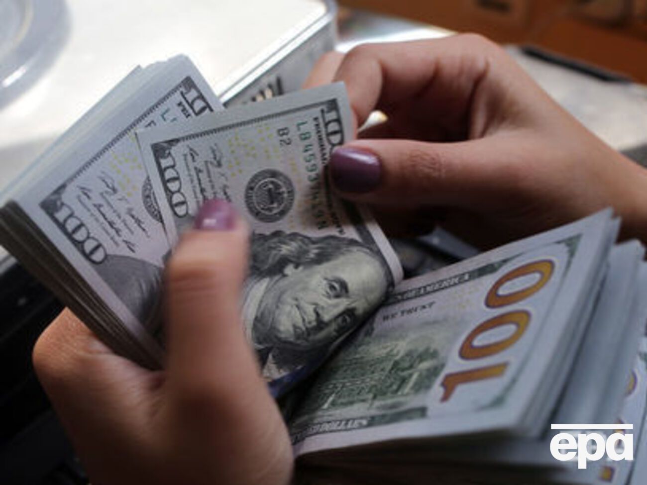 НБУ установил курс валют на 27 июля