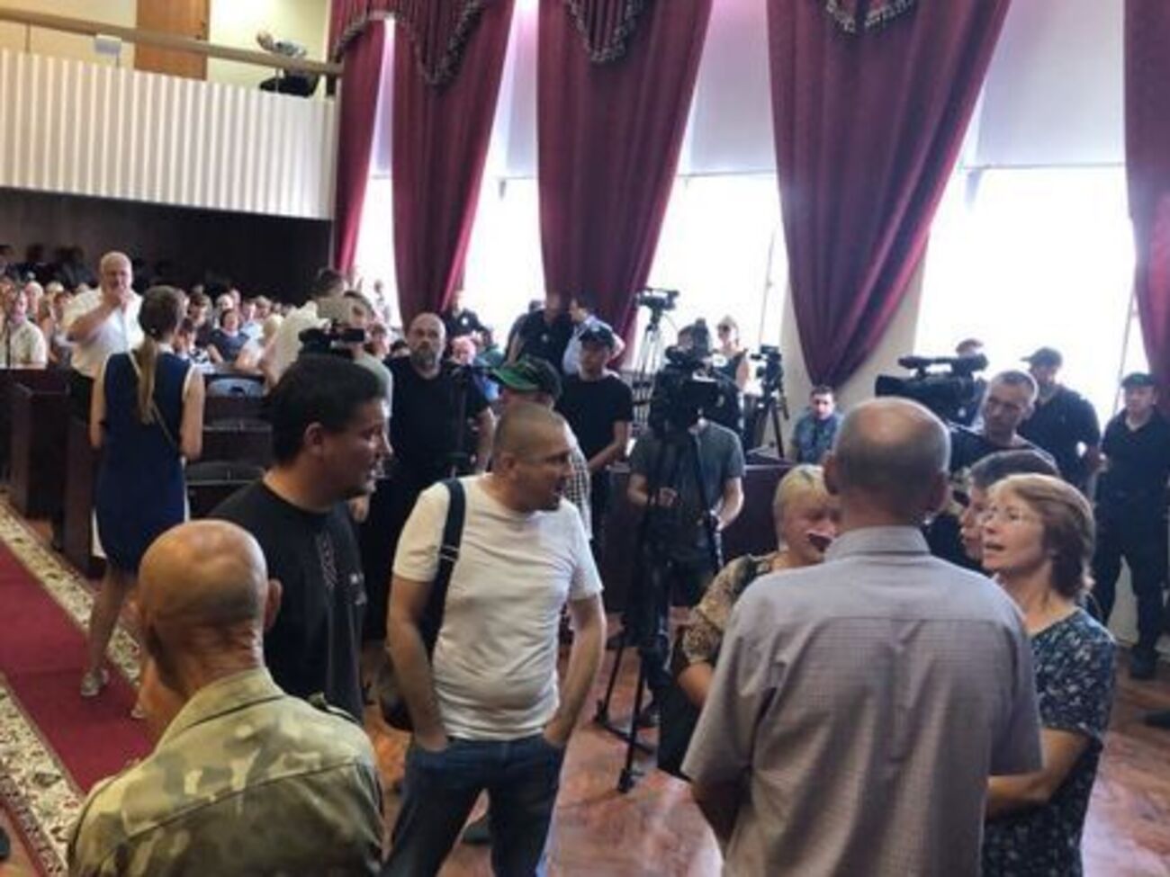 Споры сторонников и противников мэра Конотопа переросли в потасовку