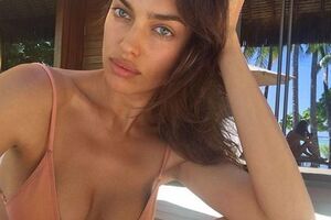 Шейк знялася негліже