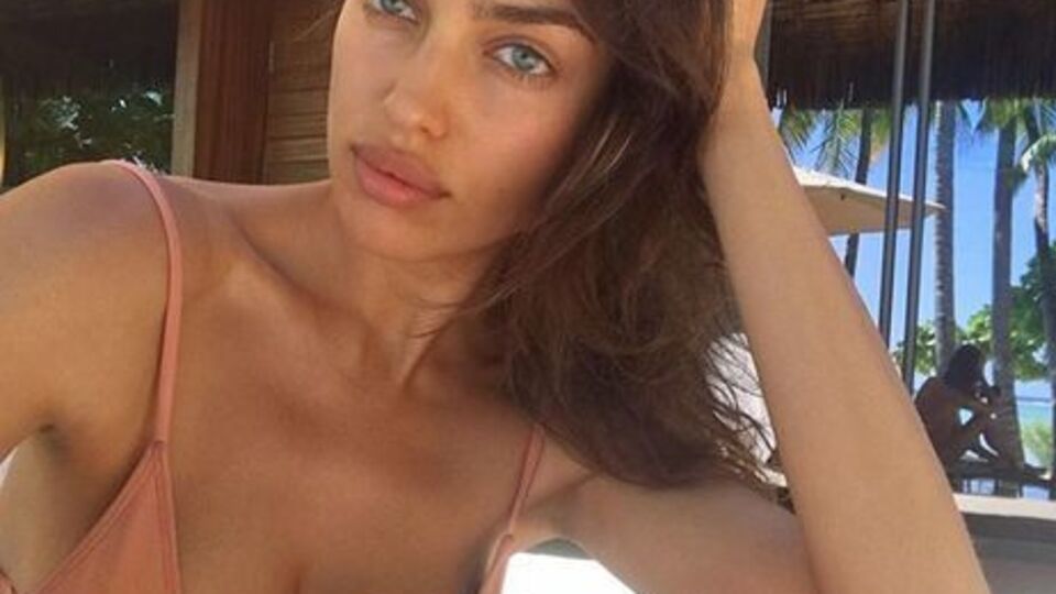 Шейк знялася негліже