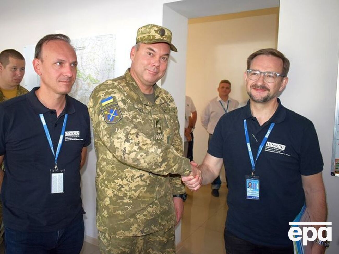 Состоялась первая встреча Наева (по центру) и Гремингера (справа)