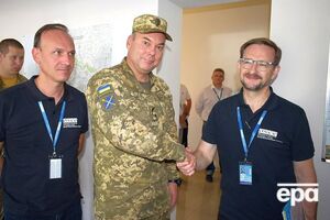 Состоялась первая встреча Наева (по центру) и Гремингера (справа)