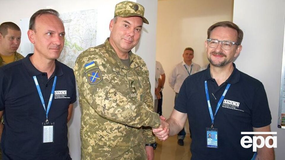 Состоялась первая встреча Наева (по центру) и Гремингера (справа)