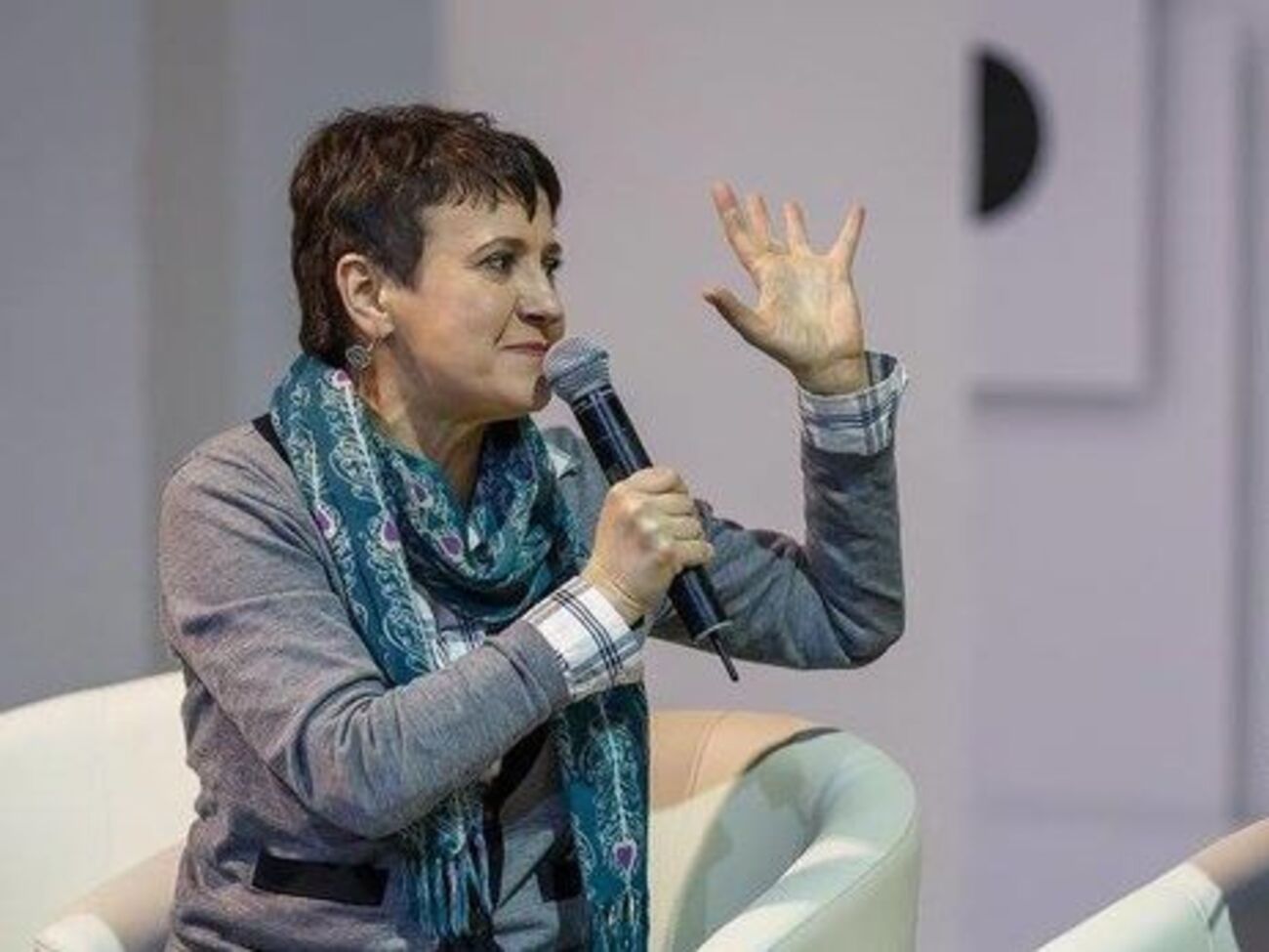 Забужко: Если вы себя считаете христианками, то Христос покрывать головы от женщин не требовал