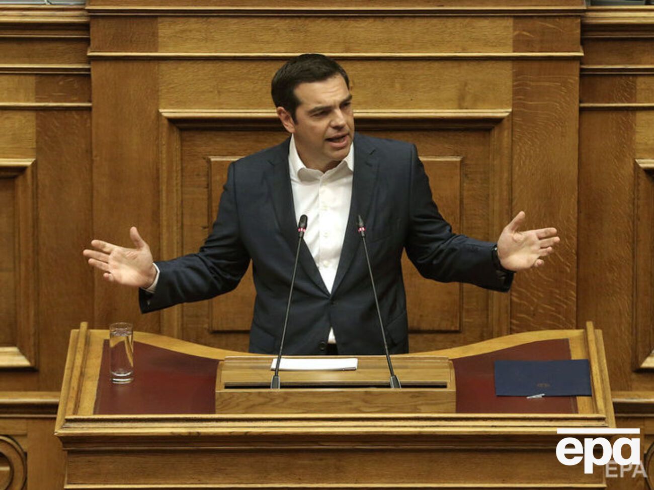 Ципрас:&nbsp;Мертвые не могут говорить, но минимум того, что мы можем сделать для их памяти, &ndash; проявлять уважение к истине