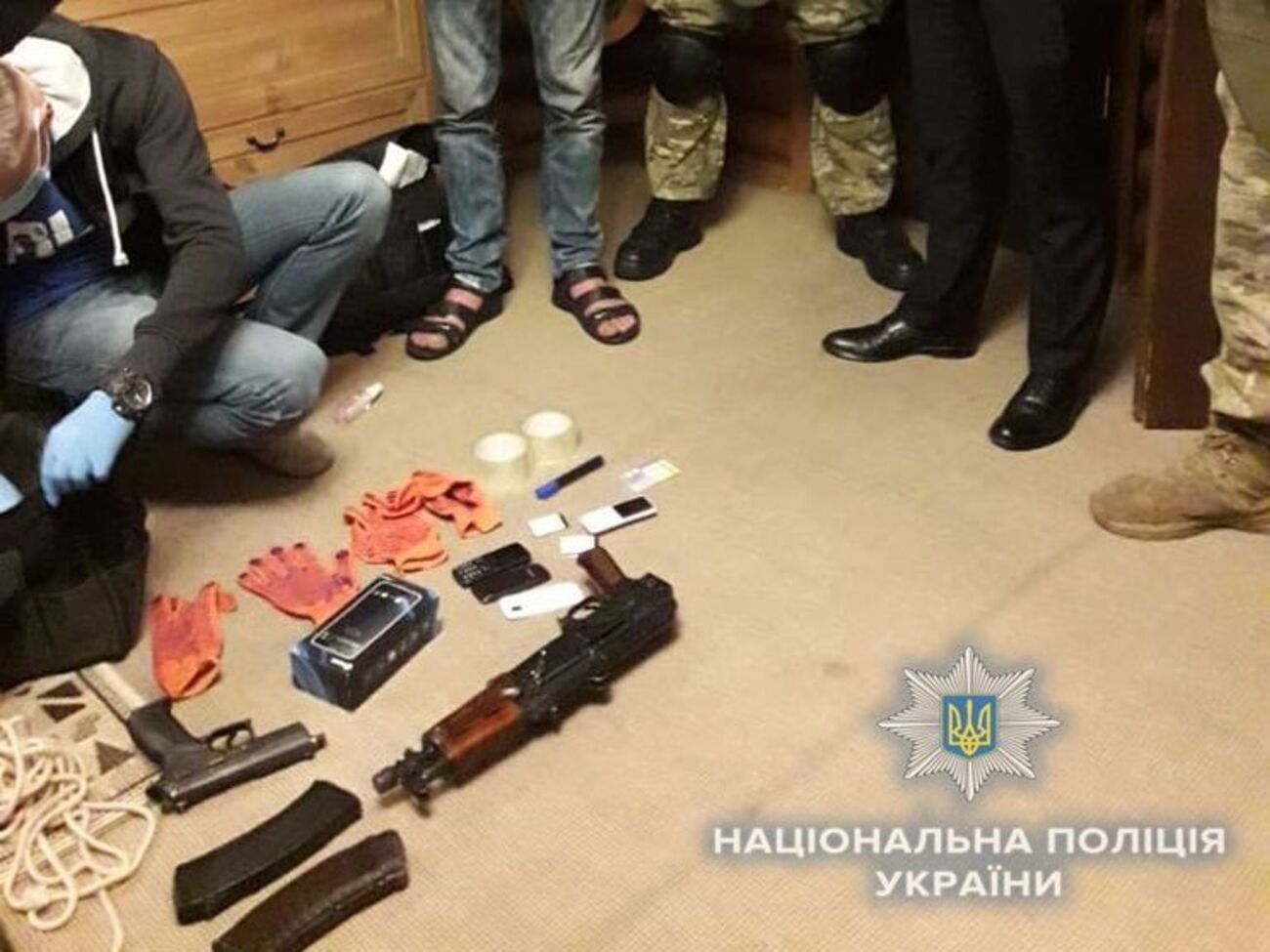 Під час обшуку в імовірного кілера вилучили зброю