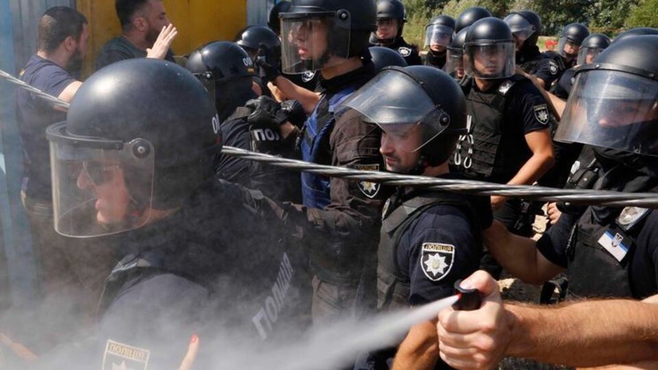 Єфрем Лукацький: Один із поліцейських, побачивши, що я знімаю, зарядив мені газом в очі по повній програмі