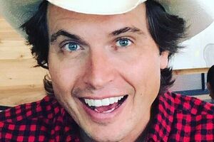 Маск узаконил отношения с возлюбленной