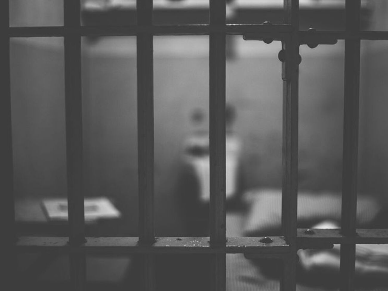 По словам правозащитника, погибшим заключенным было меньше 25 лет