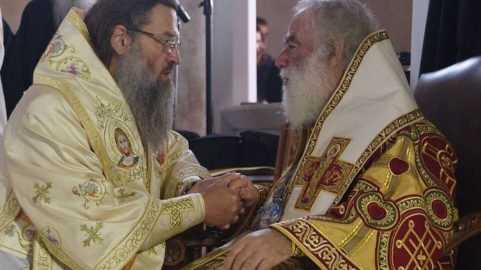 Митрополит Амвросий (слева) – митрополиту Луке: Решения пока еще нет. Для этого необходимо время и наши усиленные молитвы