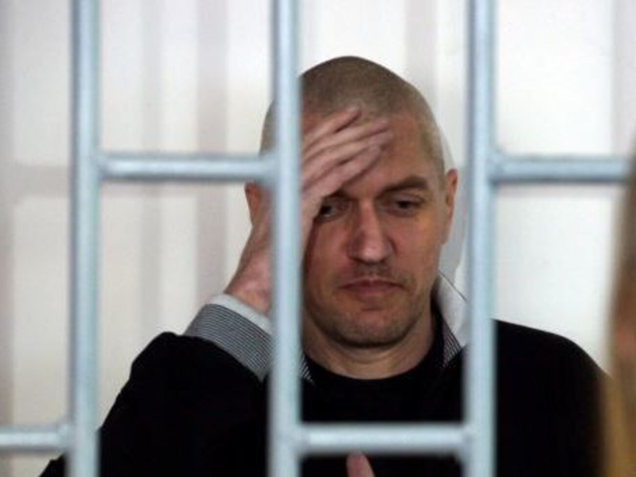 Клих пожаловался на слишком тесную камеру