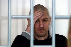 Клих пожаловался на слишком тесную камеру