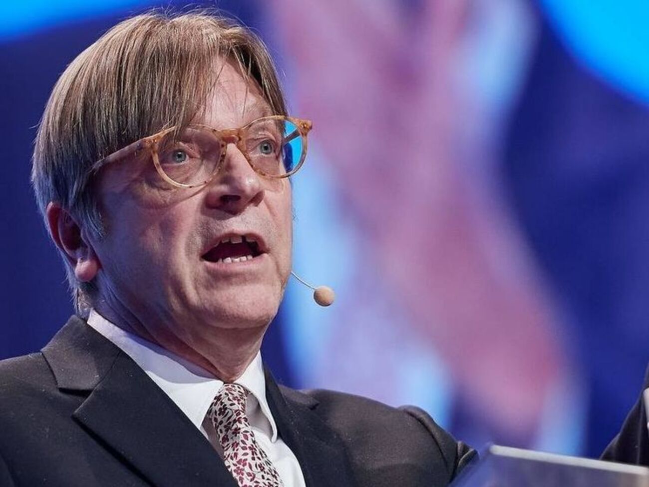 Верхофстадт: Пришло время отбиваться