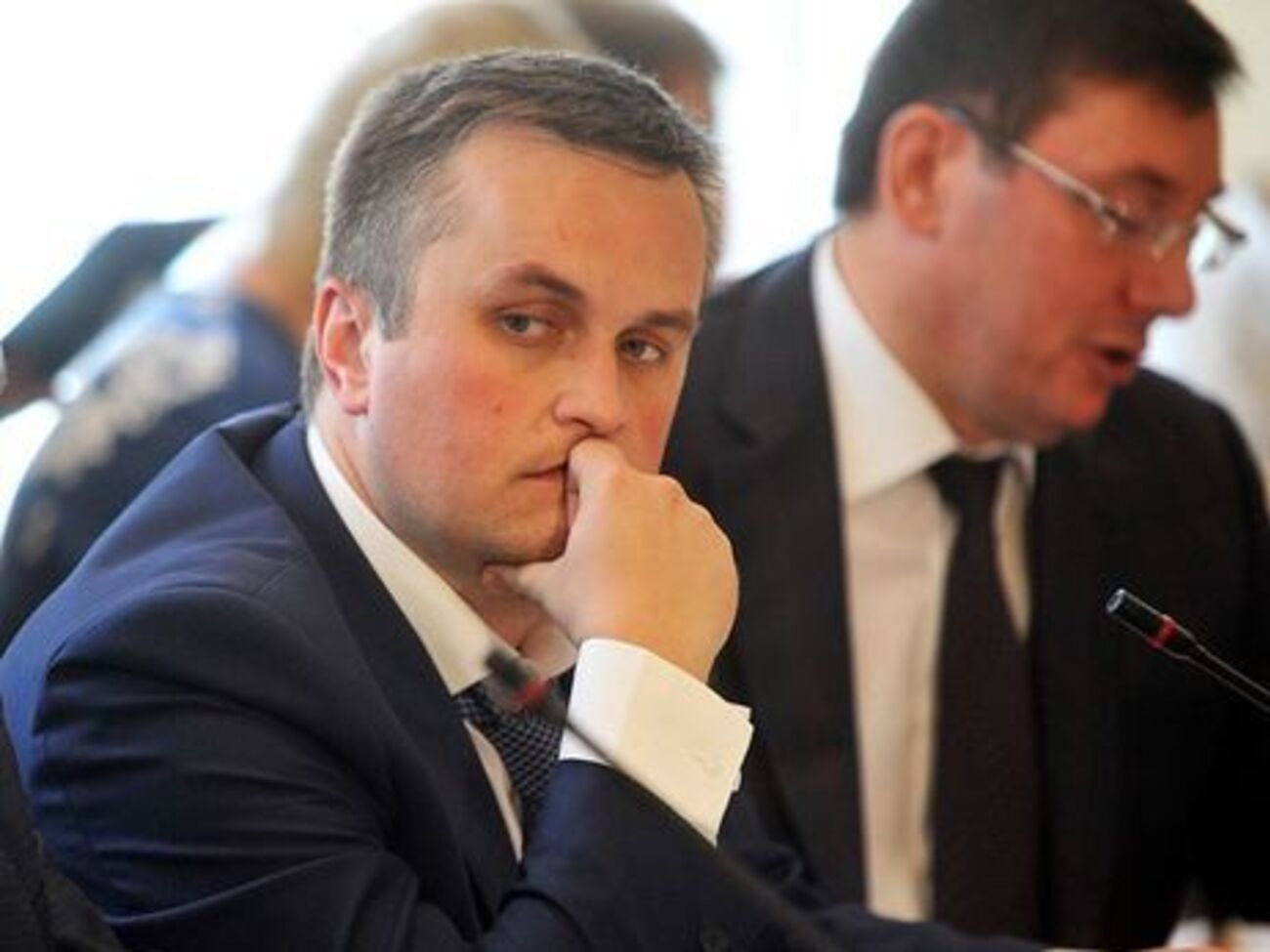 Жалобы на Холодницкого (слева) в КДКП направили 30 марта