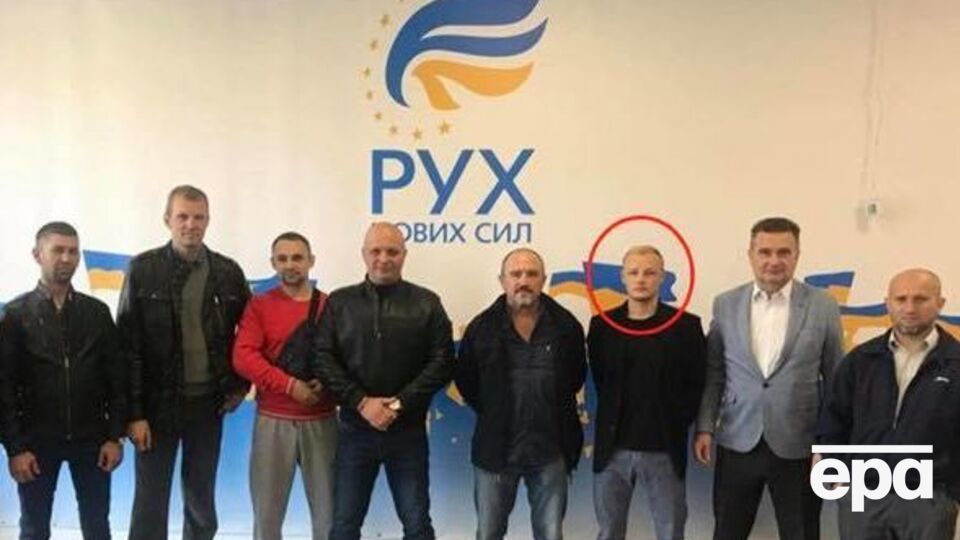 Підсудного (позначено колом) називали активістом "Руху нових сил"