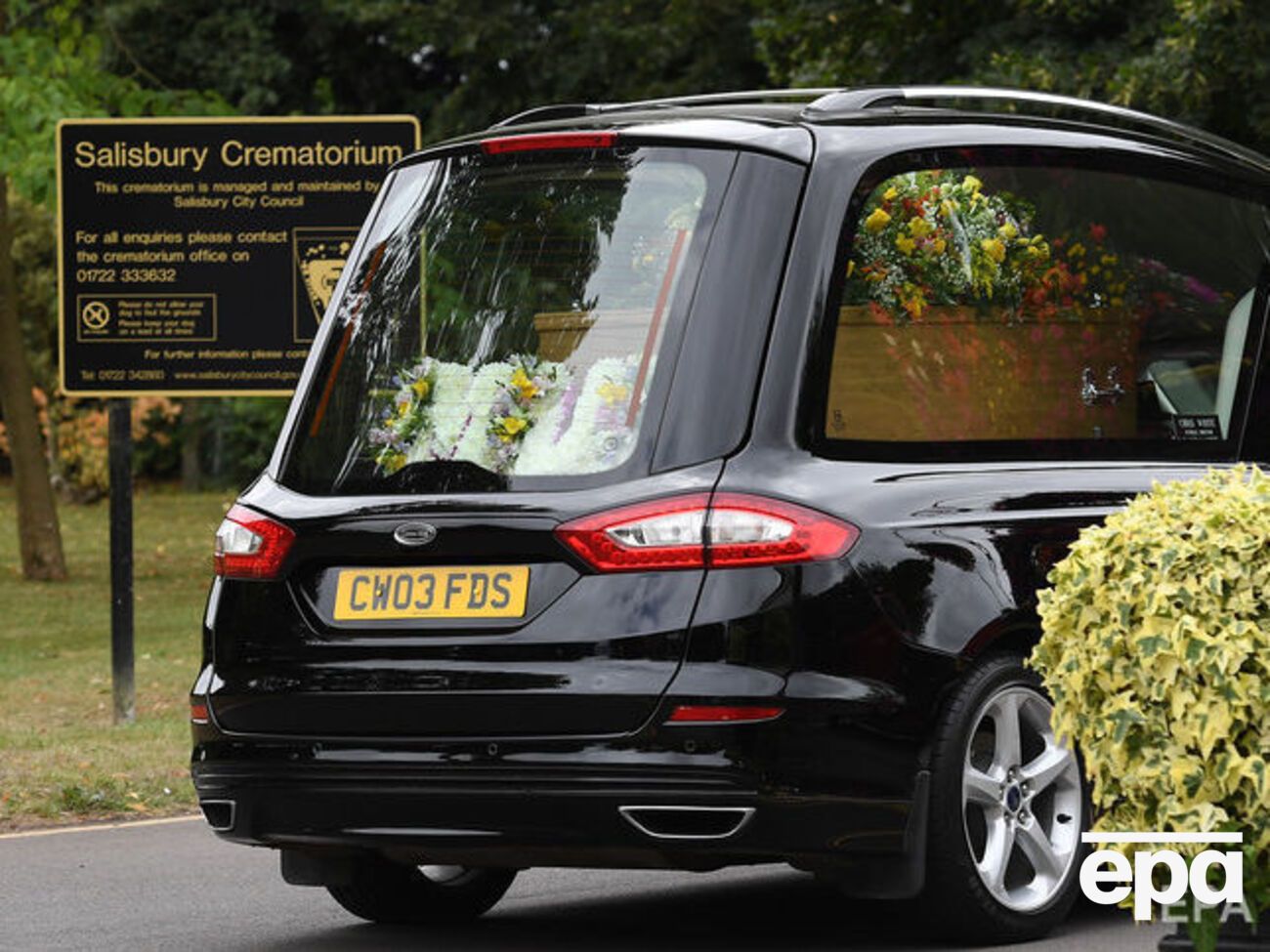 В Солсбери похоронили жертву отравления "Новичком" Стерджесс. Фоторепортаж