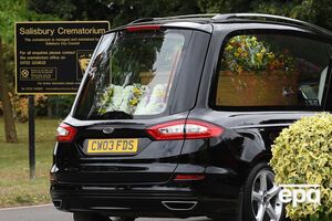 В Солсбери похоронили жертву отравления "Новичком" Стерджесс. Фоторепортаж