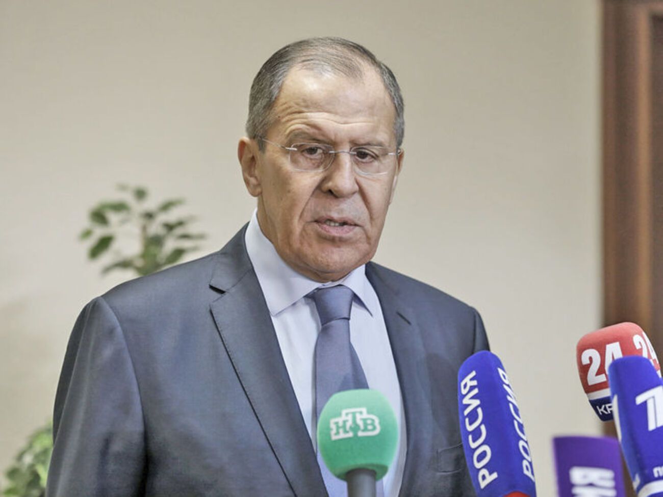 Лавров: До сих пор сохраняются некоторые долги, унаследованные от советской эпохи