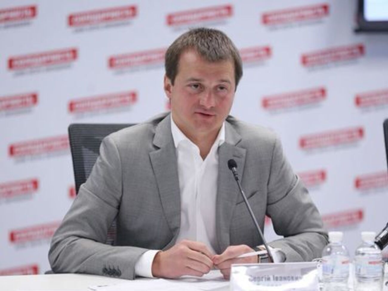 Березенко сказал, что скоро украинцы увидят активные действия избирательного штаба Порошенко