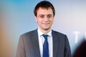 Омелян заявил, что "Укрзалізниця" повышает тарифы и не модернизирует компанию