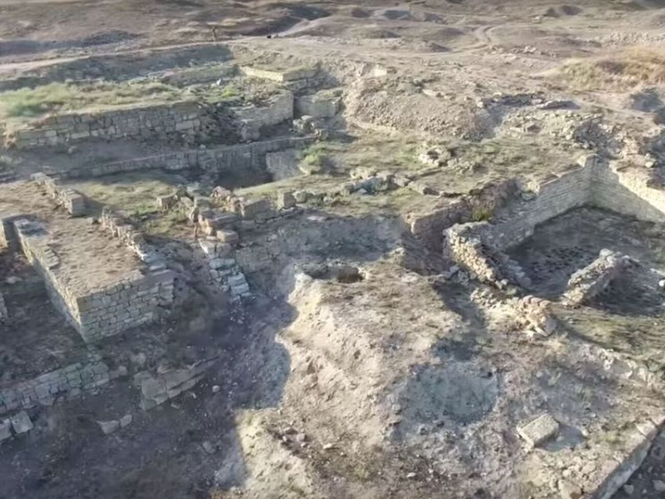 Археологи ведут раскопки в Ольвии