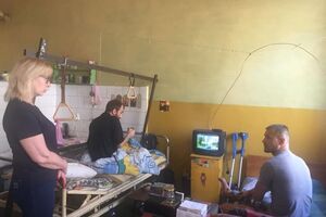 Денисова посетила Седикова (справа) 30 июля